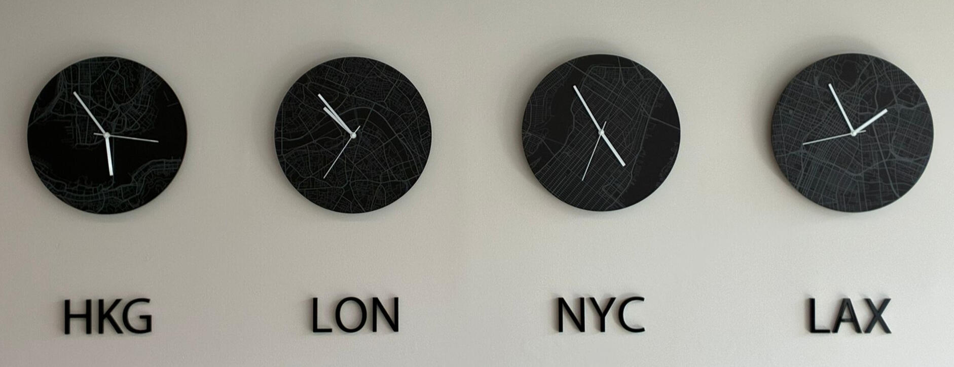 PHAIDON - Custom Clocks PHAIDON - Custom Clocks